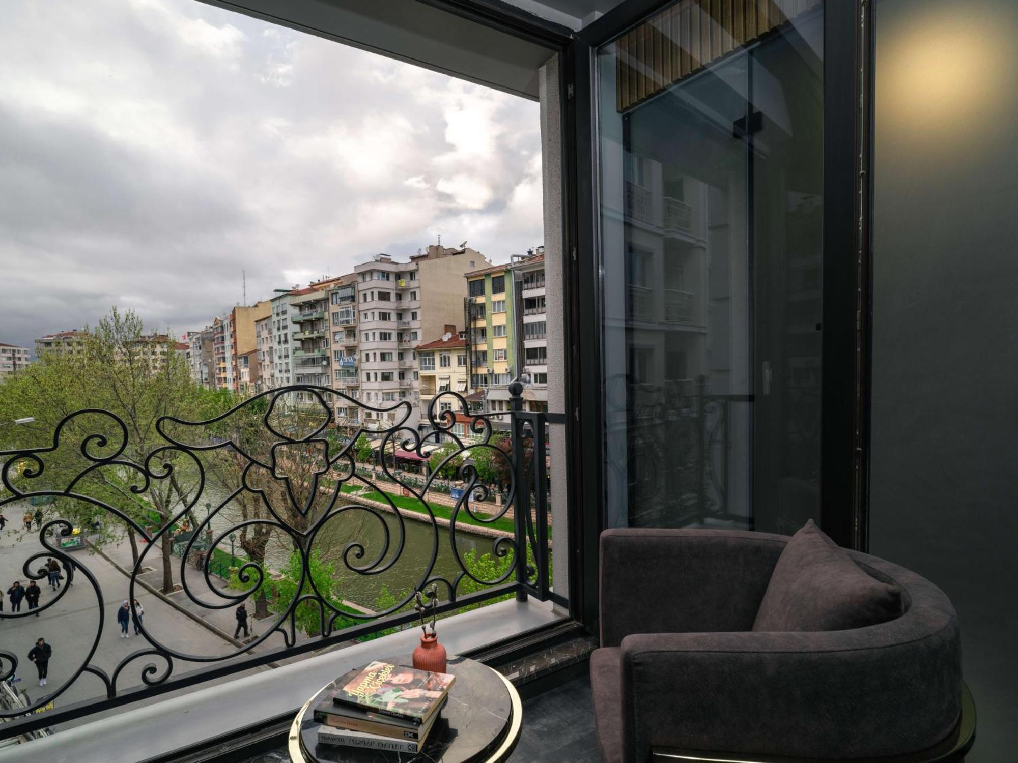 Sennacity Hotel Эскишехир Экстерьер фото